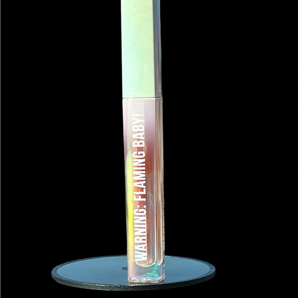 Huda Beauty Spicy Silk Plumping Balm